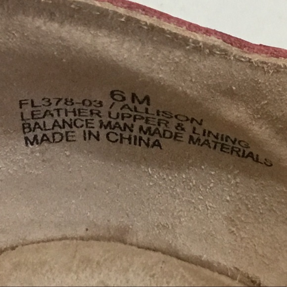 Eurosoft Leather Salmon Pink Sandals with Buckle Closure, Size 6 - Picture 6 of 8